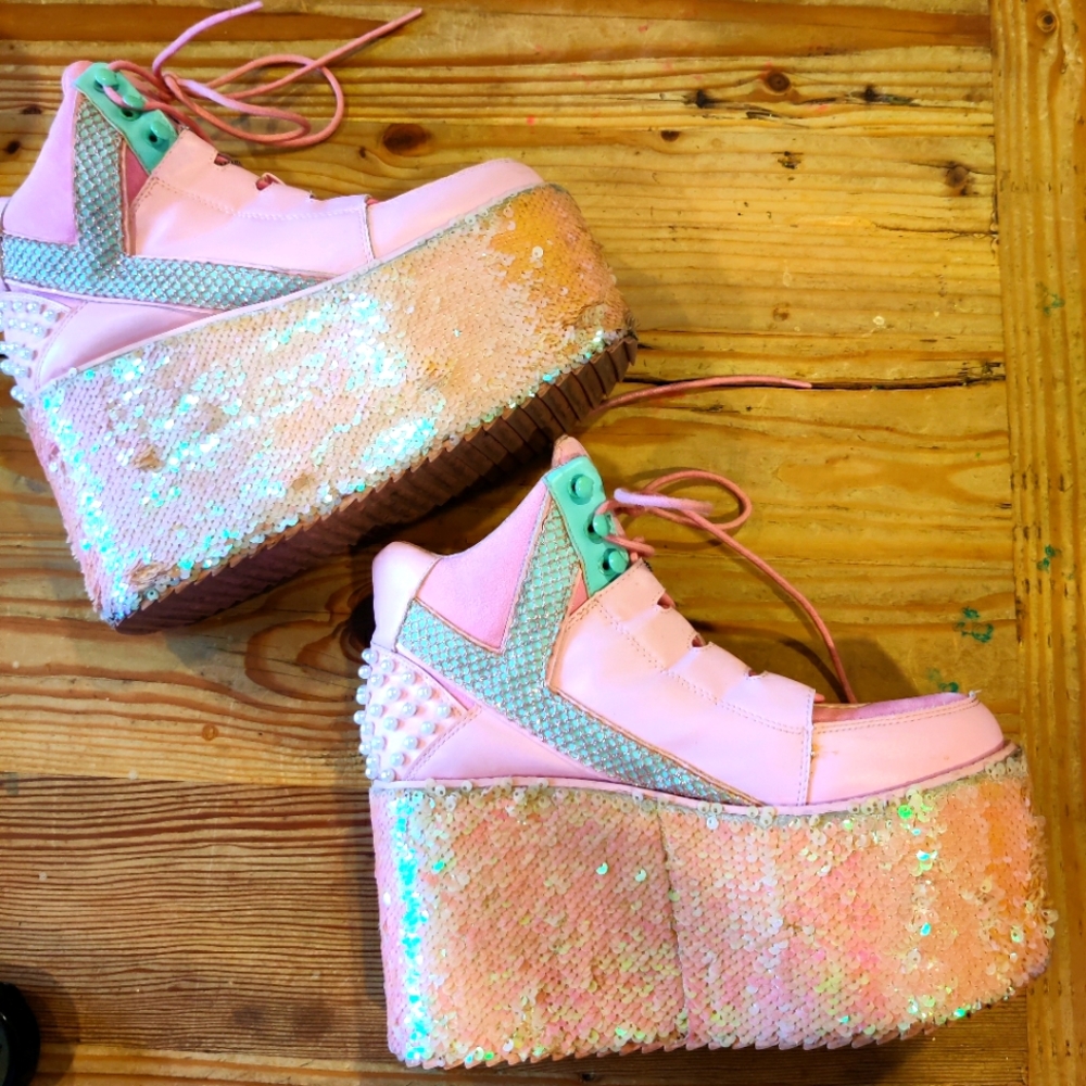 YRU Pink Qzomo High Mermaid Platforms Sneakers Sz 8